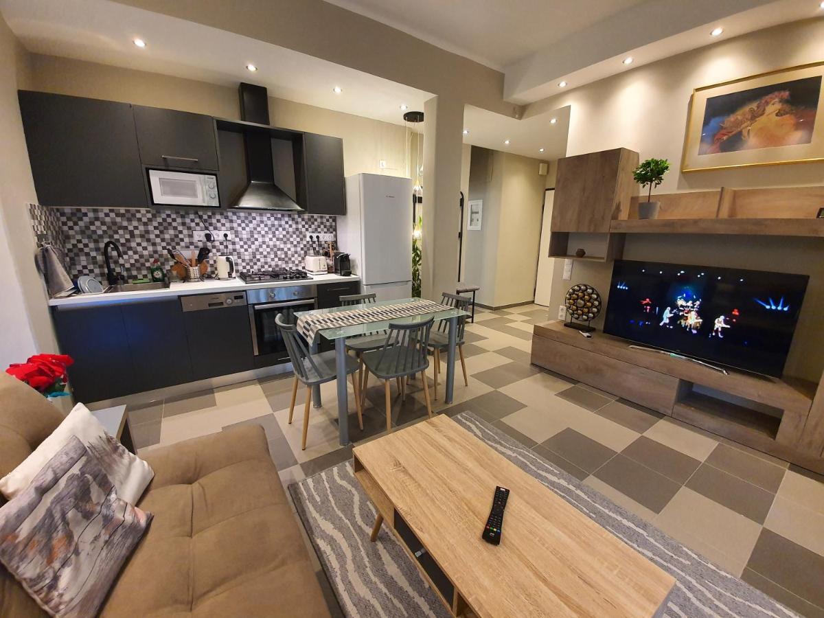 דירות אתונה Lukas-2 B/R Luxurious Flat With Veranda מראה חיצוני תמונה