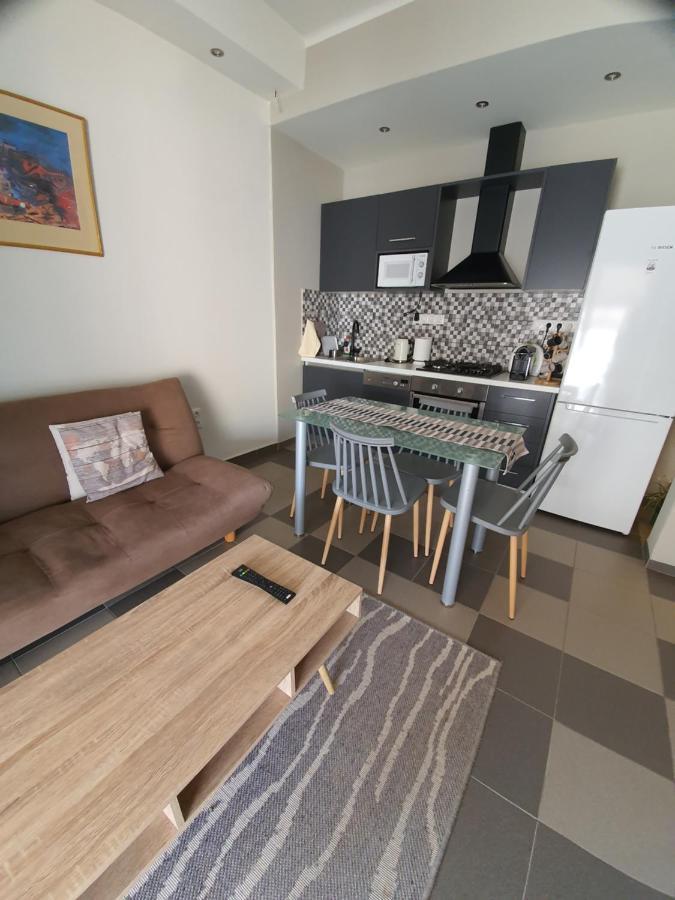 דירות אתונה Lukas-2 B/R Luxurious Flat With Veranda מראה חיצוני תמונה